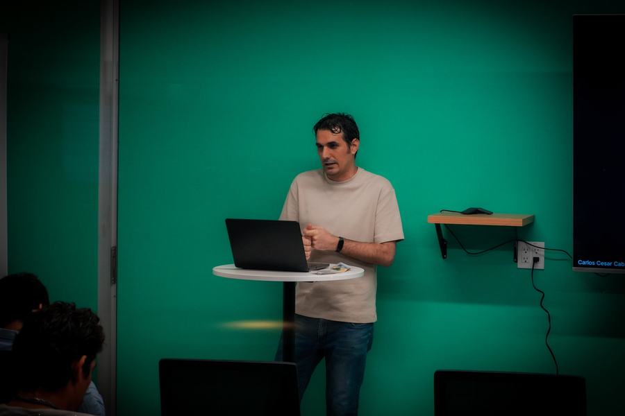 Usando Python y software libre